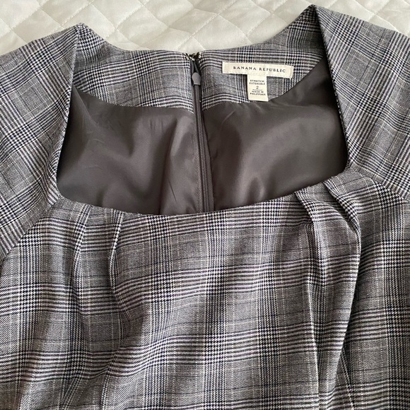 Banana Republic Tailored Dress - Picture 2 of 3